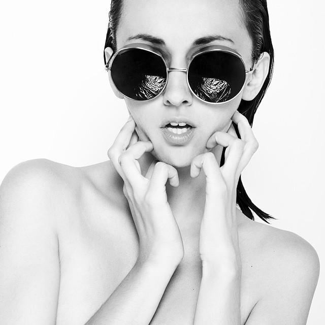 Oversize Eye Brow Designer Round Metal Sunglasses 8626