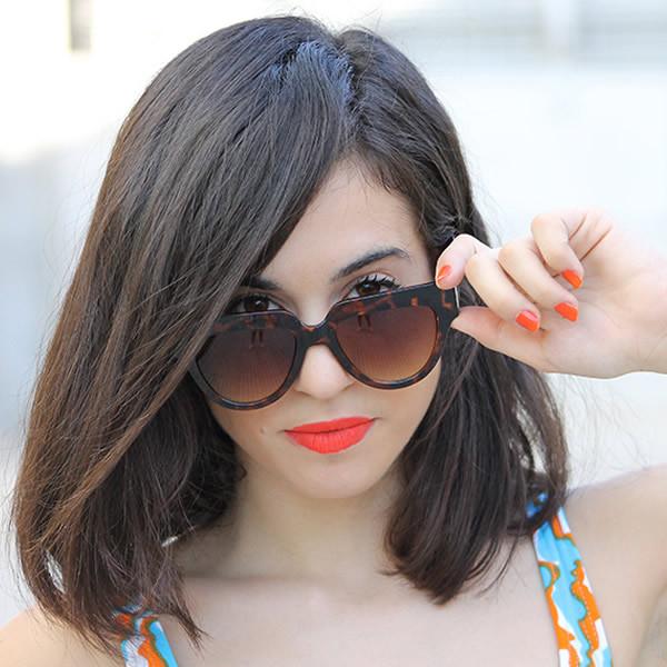 Womens Retro Bold Frame Flat Top Hipster Sunglasses 9227