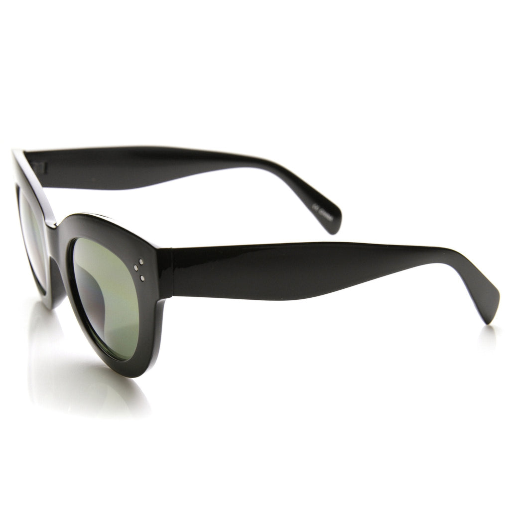 Womens Oversize Bold Cat Eye Frame With Rivet Accents 9471