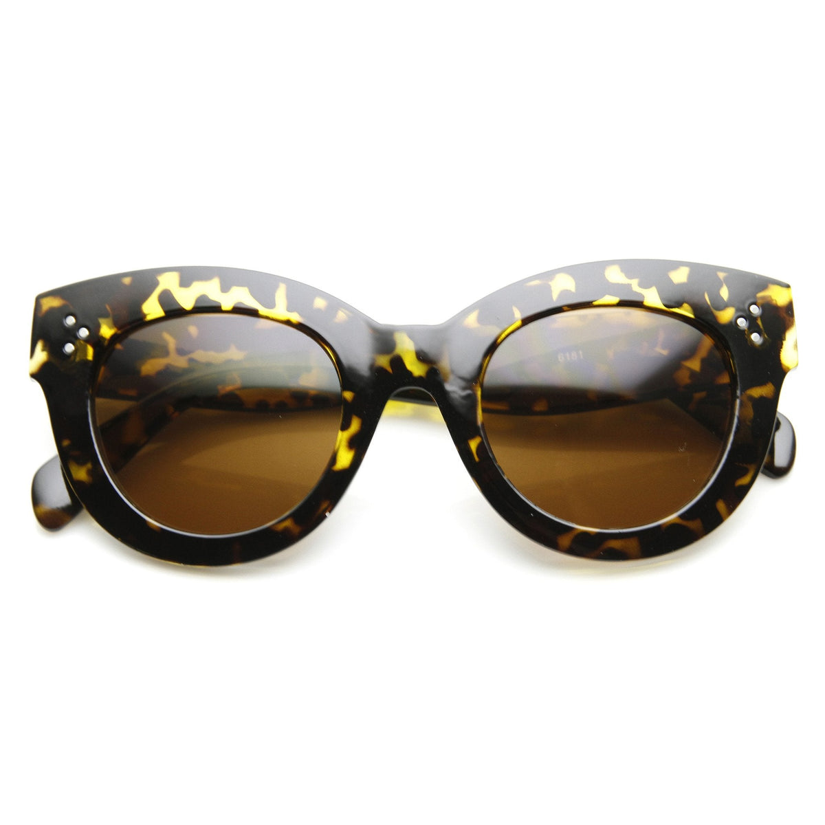 Womens Oversize Bold Cat Eye Frame With Rivet Accents 9471