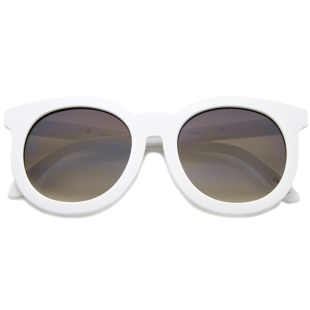 Women's Oversize Round Horned Rim Flat Front Sunglasses A138