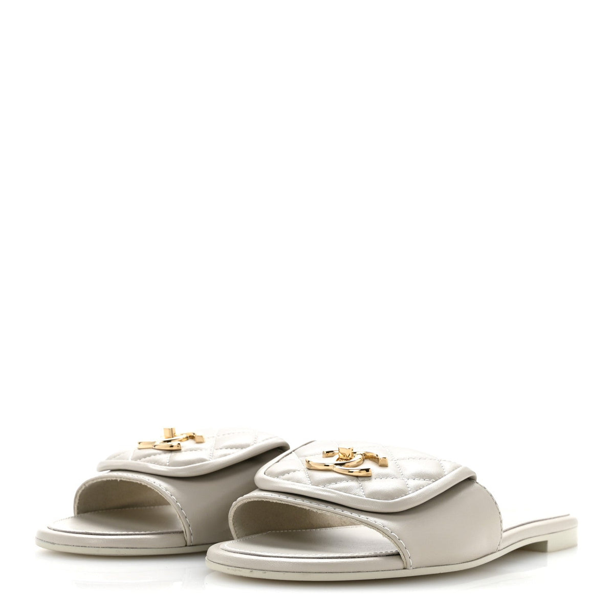Lambskin Quilted Turnlock Flat Mules 38.5 Light Gray