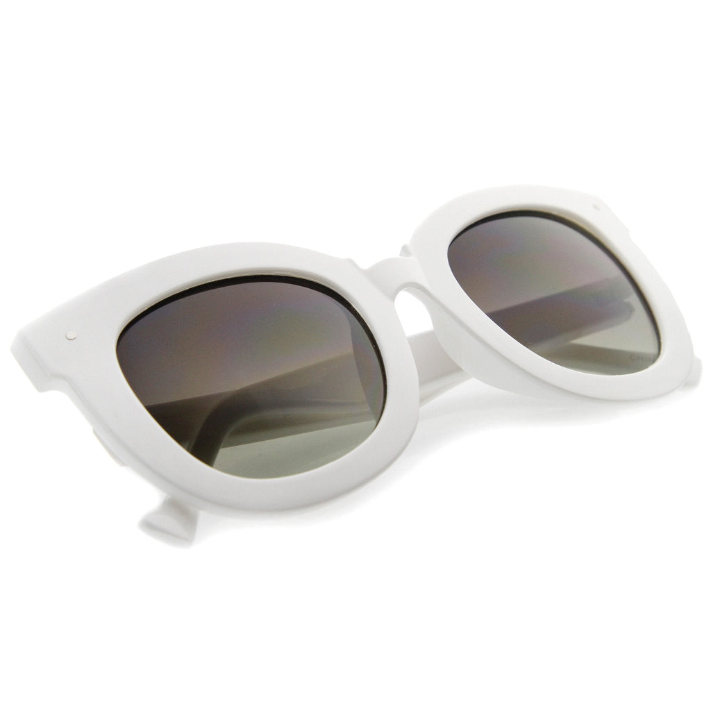 Women's Oversize Bold Horned Rim Cat Eye Sunglasses A170