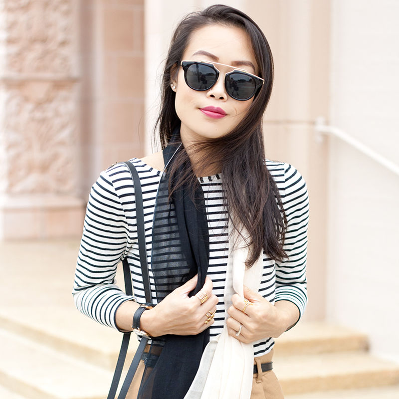 Intricately Designed Horned Rim Mirror Lens Sunglasses