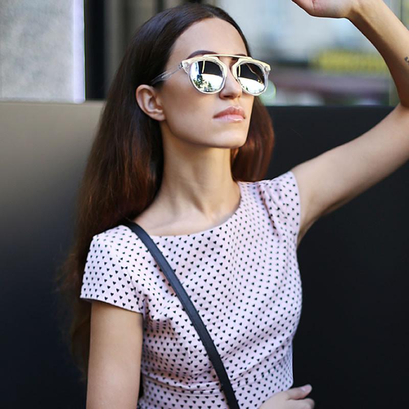 Intricately Designed Horned Rim Mirror Lens Sunglasses