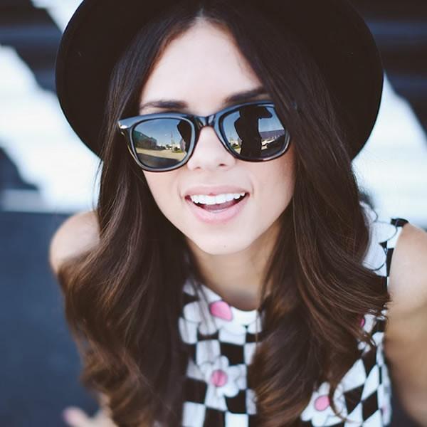 Limited Edition Folding Pocket Horned Rim Sunglasses + Case 8788