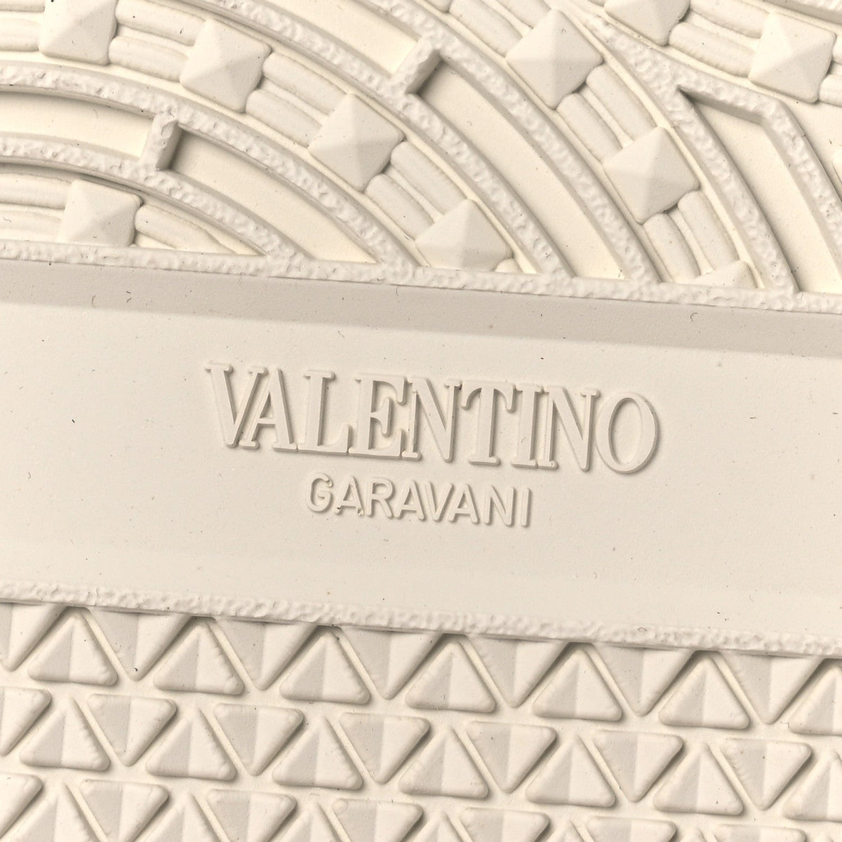 Calfskin Upvillage Sneakers 37 White