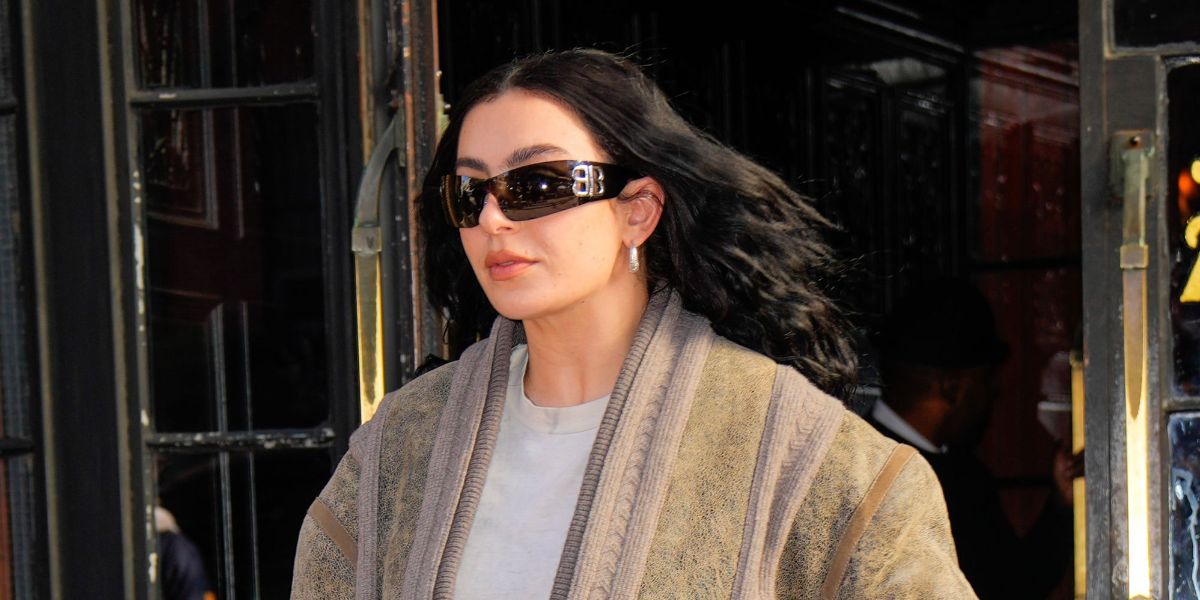 Balenciaga BB0359S 001 - As Seen On Charli XCX & Luisa Sonza