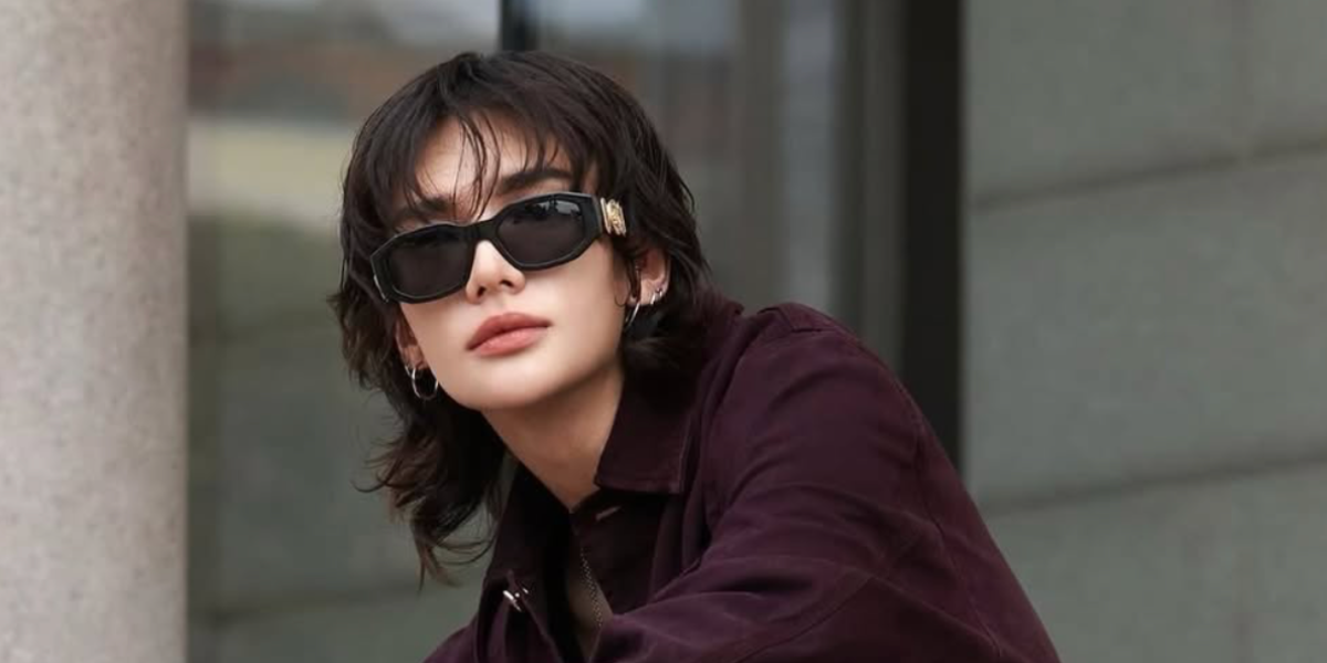 Versace 4361 GB1/87 Medusa Biggie Sunglasses - As Seen On Sabrina Carpenter & Kim Kardashian