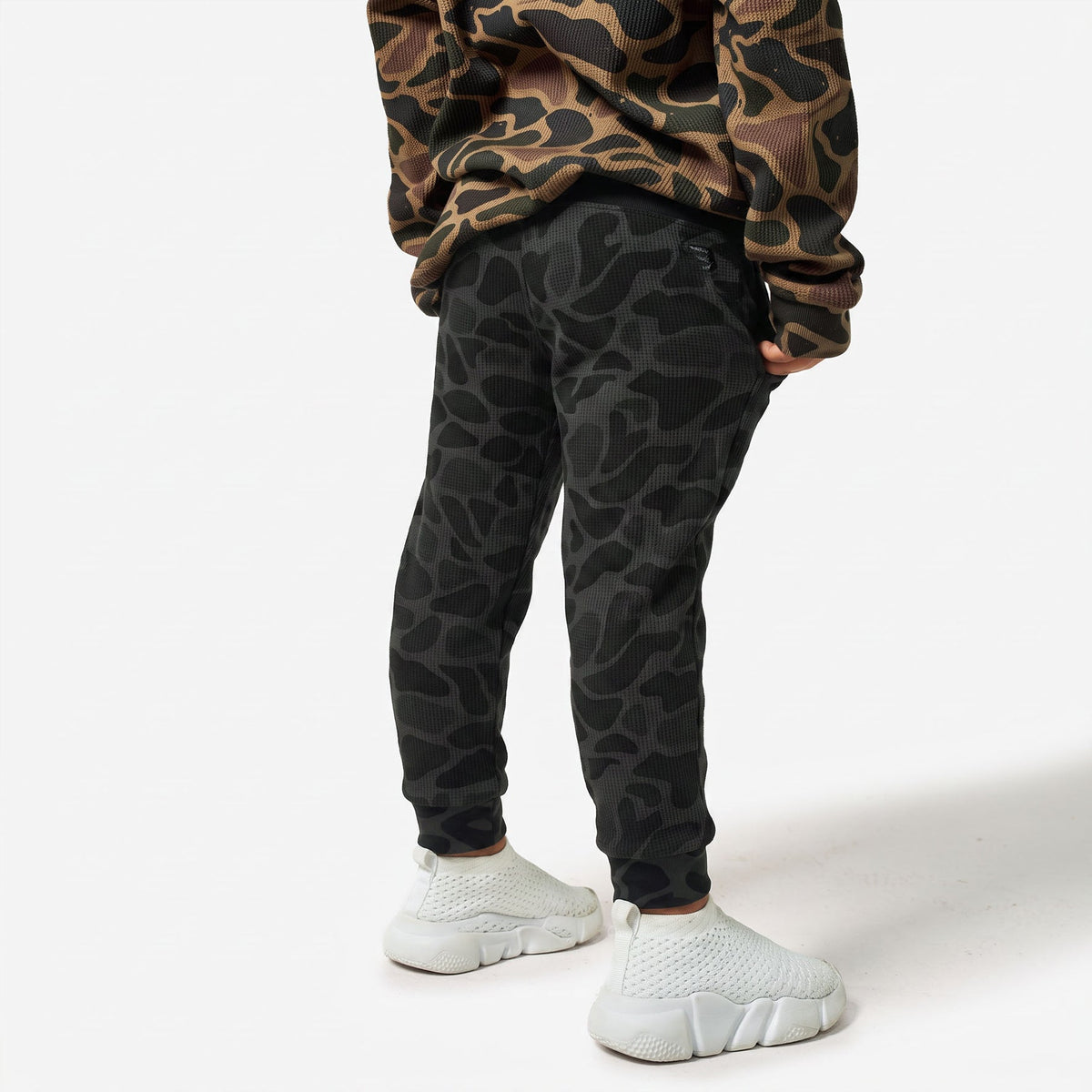 Youth Thermal Jogger - Black Camo