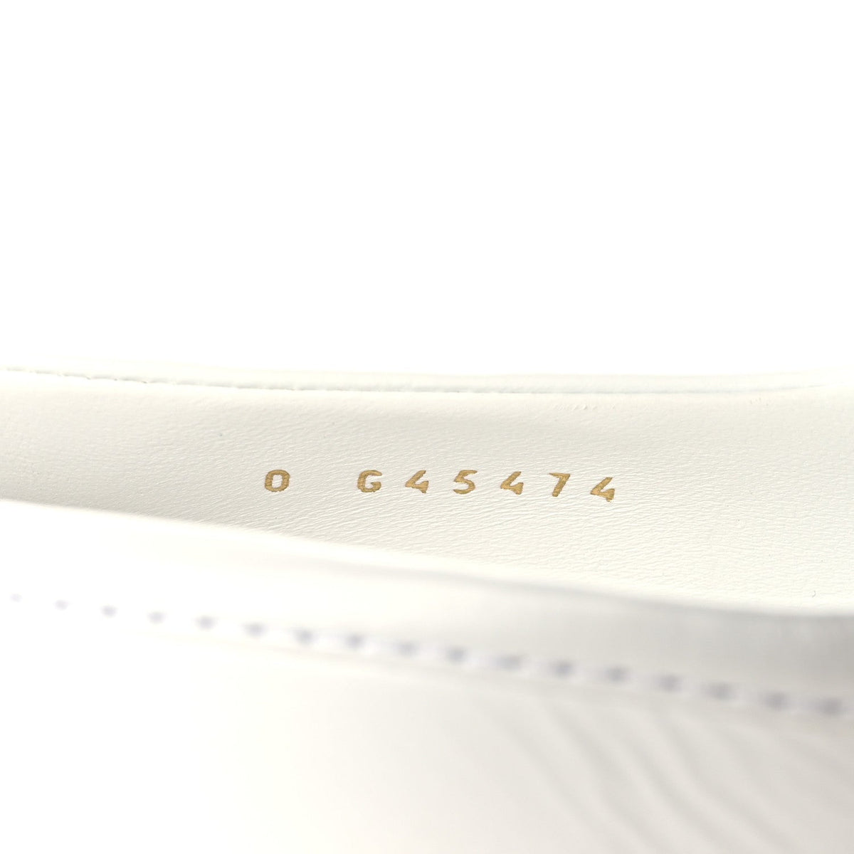 Crumpled Lambskin Quilted CC Turnlock Loafers 37 White