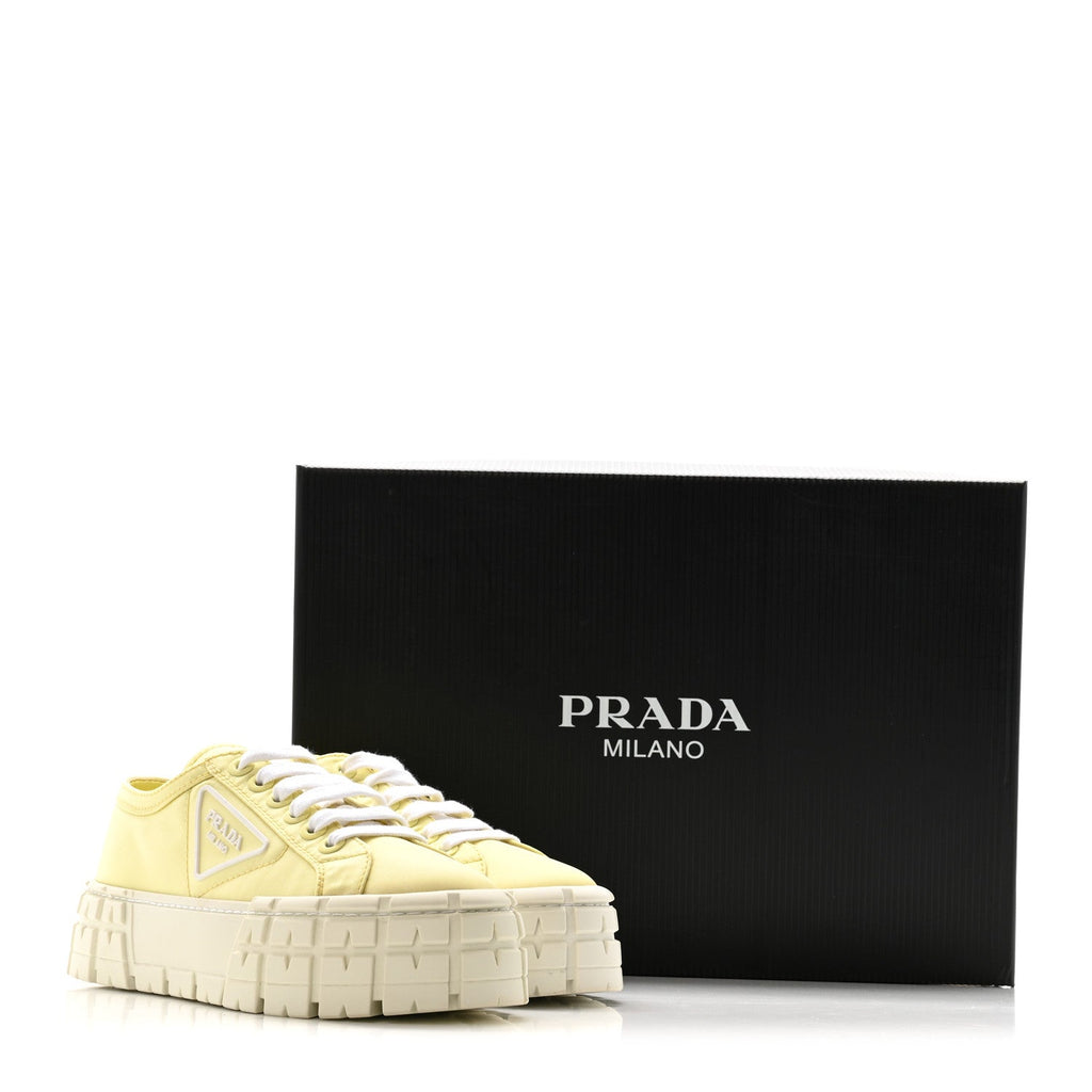 Re-Nylon Gabardine Triangle Logo Double Wheel 50mm Sneakers 38 Narciso