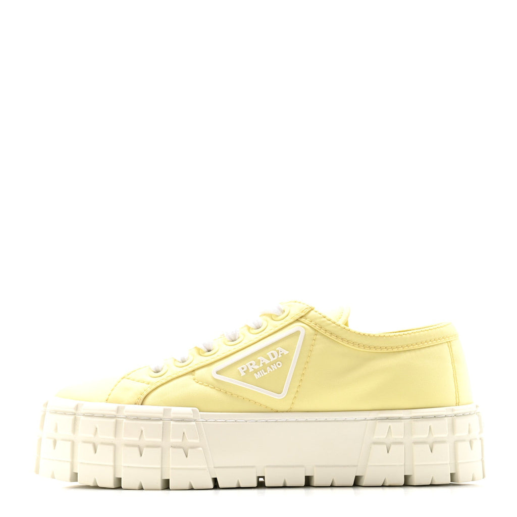 Re-Nylon Gabardine Triangle Logo Double Wheel 50mm Sneakers 38 Narciso