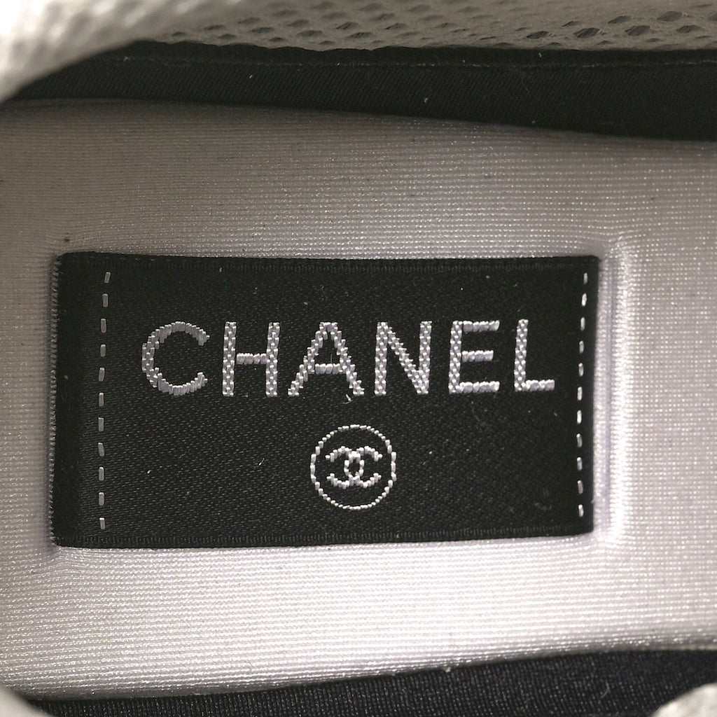 Fabric Suede Calfskin Logo Sneakers 41 White Light Gray